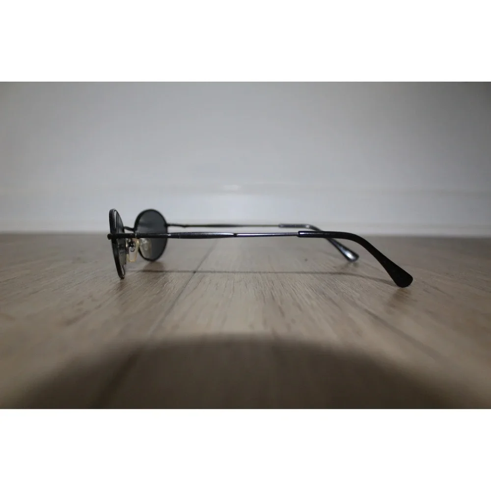 Vintage Style Black Oval Metal Frame Sunglasses 90s Minimalist Tinted Lens